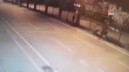 3 kadının öldüğü trafik kazasında inanılmaz kurtuluş...Feci kazanın görüntüleri ortaya çıktı
