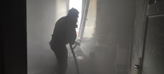 BAYRAMİÇ'TE YANGIN ÇIKAN EVDE MADDİ HASAR OLUŞTU