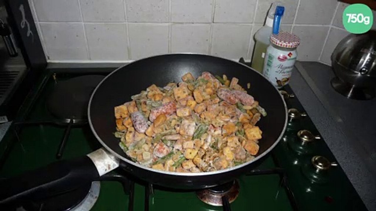 Poêlée paysanne et saucisses fumées