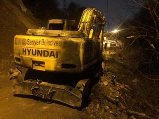 Sarıyer'de iş makinesi alev alev yandı