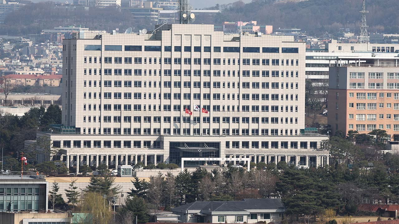국방부 "용산 청사 이전, 단계적 계획 수립 중" / YTN