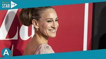 Robe rose poudré et drapé transparent… Sarah Jessica Parker sublime à Broadway !