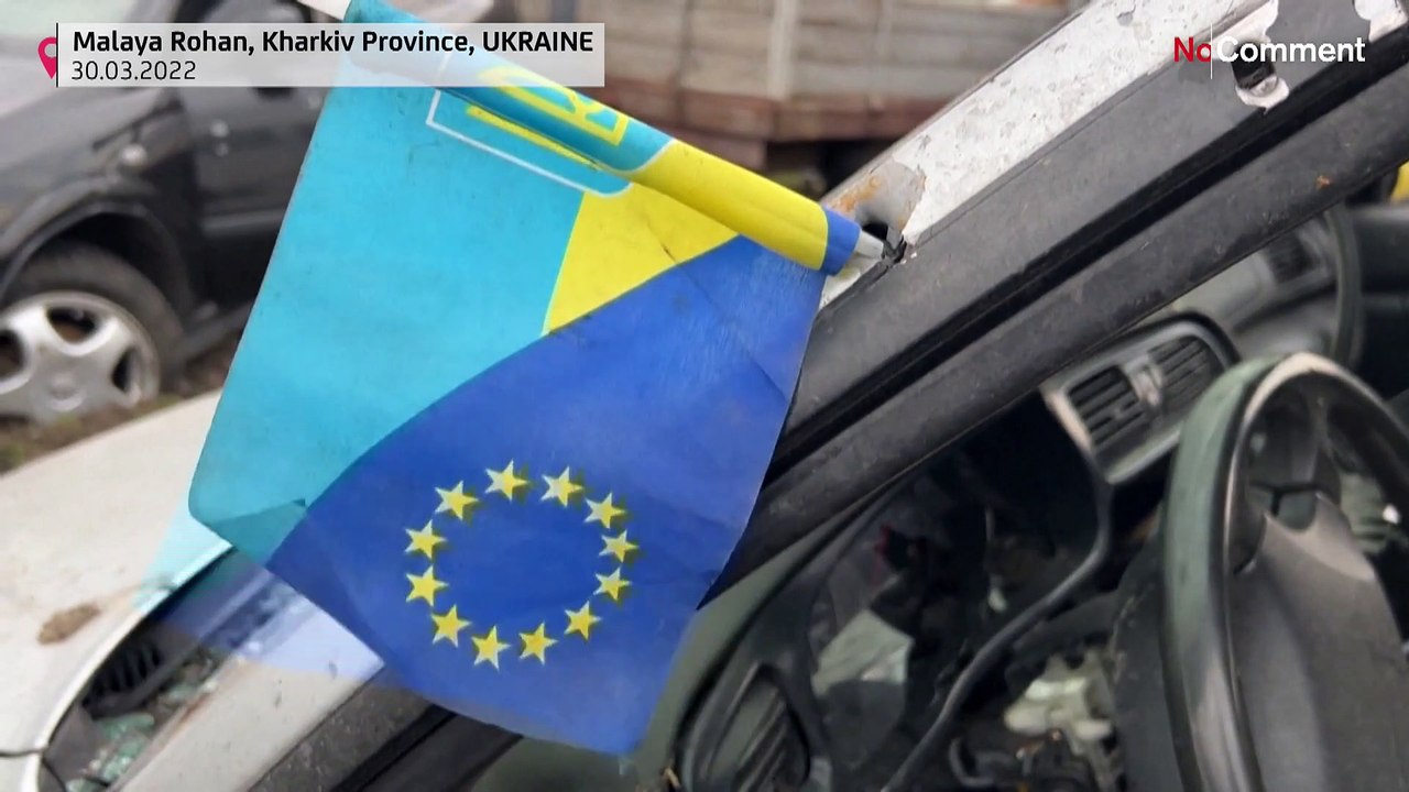 Bei Charkiw: Soldaten säubern Fahrbahn von Leichen und Fahrzeugen