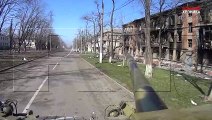 Les tanks russes ne font que détruire les villes d'Ukraine