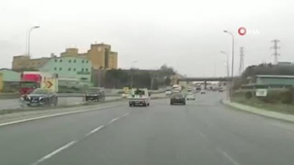 İBB hizmet aracında şok görüntü... İşçiyi, boyaların üzerinde kilometrelerce taşıdılar