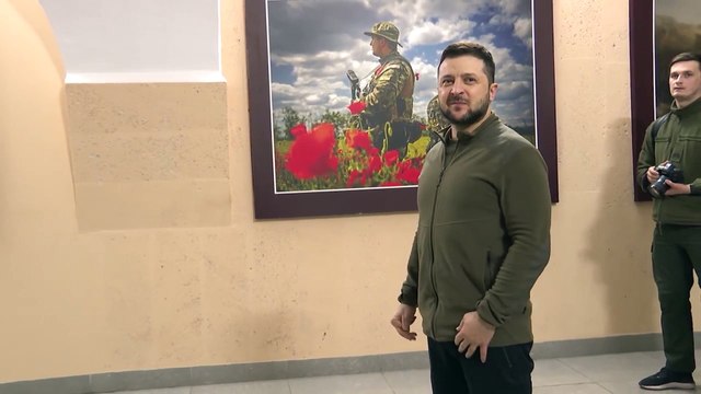 Zelenski destituye a dos generales por deslealtad al pueblo ucraniano