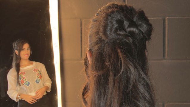 تسريحة النصف رفعة بالفراشة