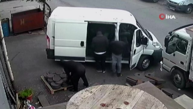 Ümraniye'de kar maskeli hırsızların 60 bin liralık hırsızlığı kamerada