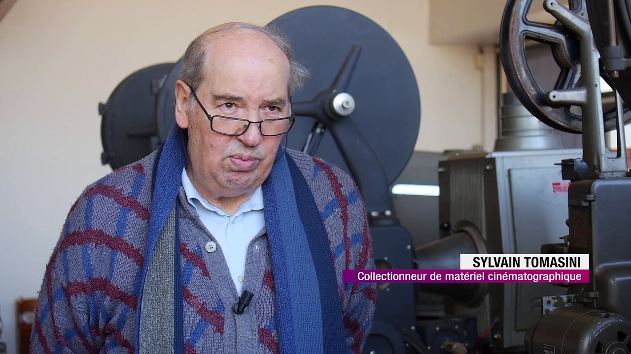 UNE COLLECTION HORS NORME : 1500 PROJECTEURS, CAMERAS ET AUTRES MATERIELS CINÉMATOGRAPHIQUES !
