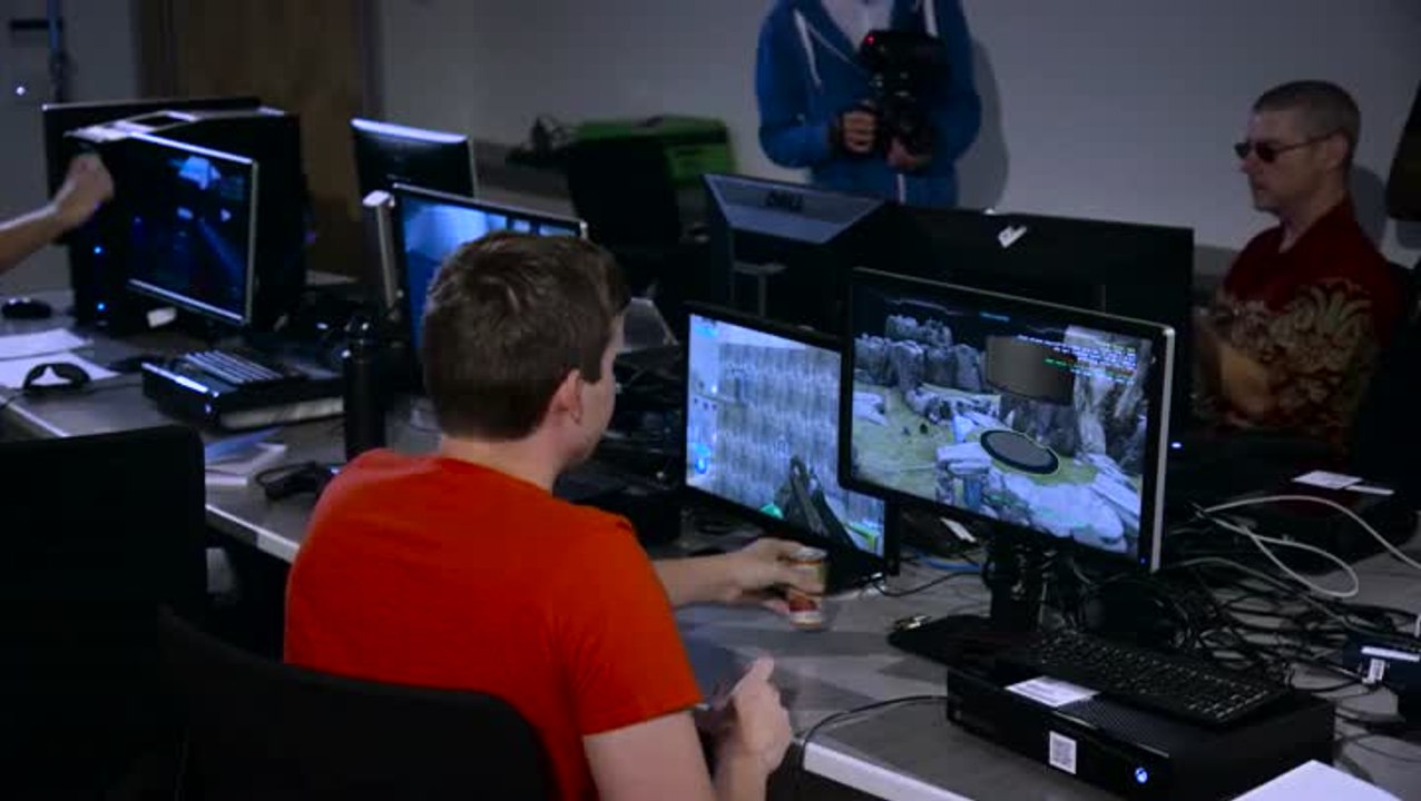 Halo 5  Guardians -Building the Biggest Forge Yet -