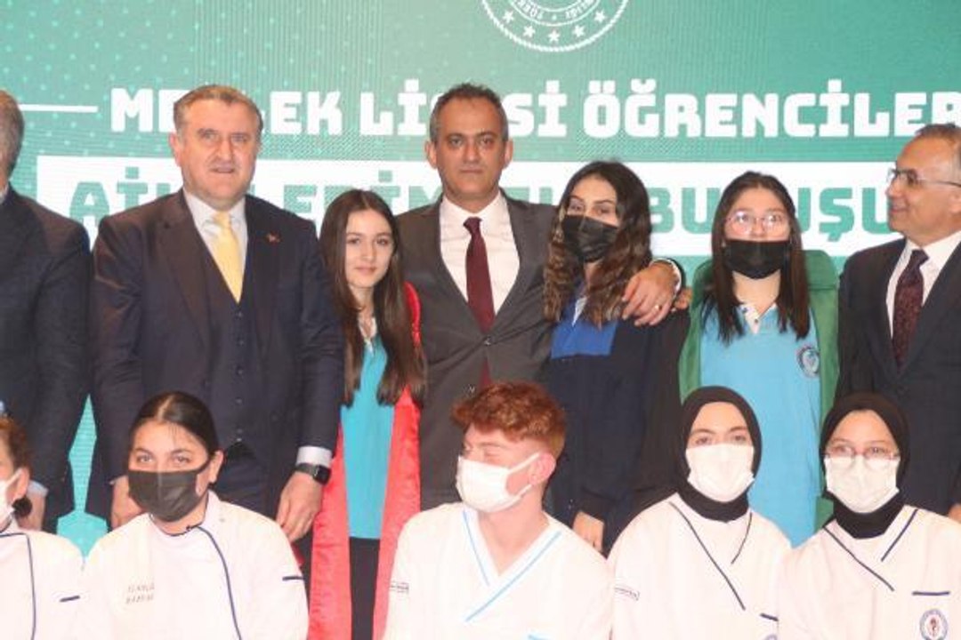 BAKAN ÖZER: 'KIZ ÇOCUKLARI OKULA GİTMİYOR' SÖYLEMİ TARİH OLDU - TAMAMI FTP'DE