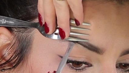 رسم الحواجب بالشوكة