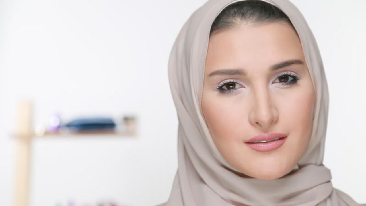 كيفية عمل مكياج بسيط ويومي