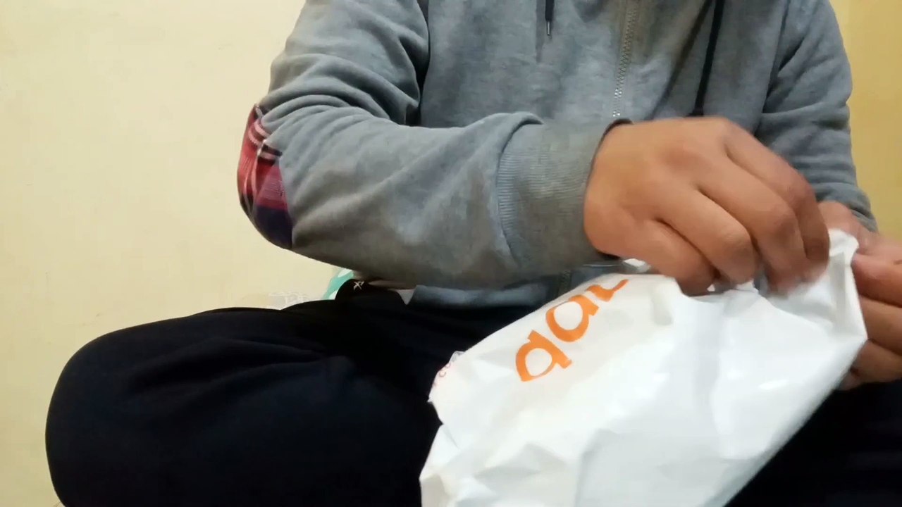 Gorilla tripod unboxing - hassanjamil09