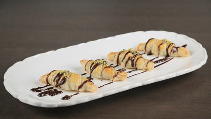 ميني كرواسون بعجينة البف بيستري والشوكولاتة