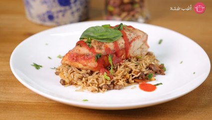 دجاج محشي بالأرز البني والمكسرات