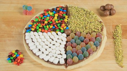 طريقة عمل بيتزا الشوكولاتة بالصور