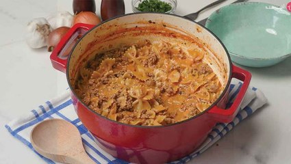 معكرونة مع لحمة مفرومة بقدر واحد