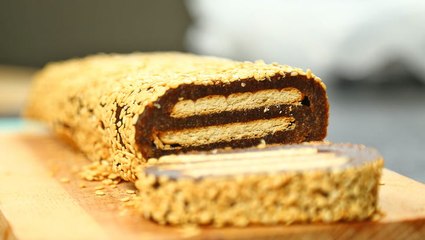 طريقة عمل كيكة التمر بالبسكويت