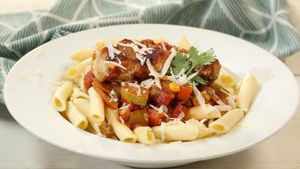 طريقة عمل معكرونة الدجاج بالصلصة الحمراء