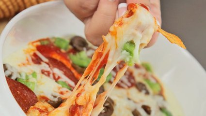 طريقة عمل تغميسة بيتزا بالصور