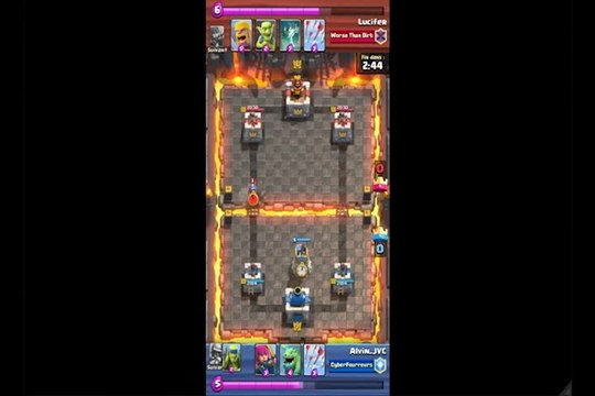Clash Royale : démo du Deck défensif Géant + Tour à Bombes
