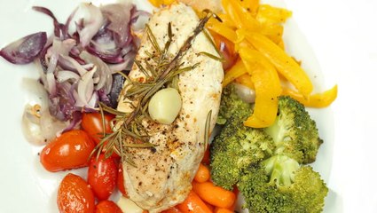 طريقة دجاج بالفرن مع الخضار