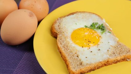 طريقة عمل بيض عيون بالتوست