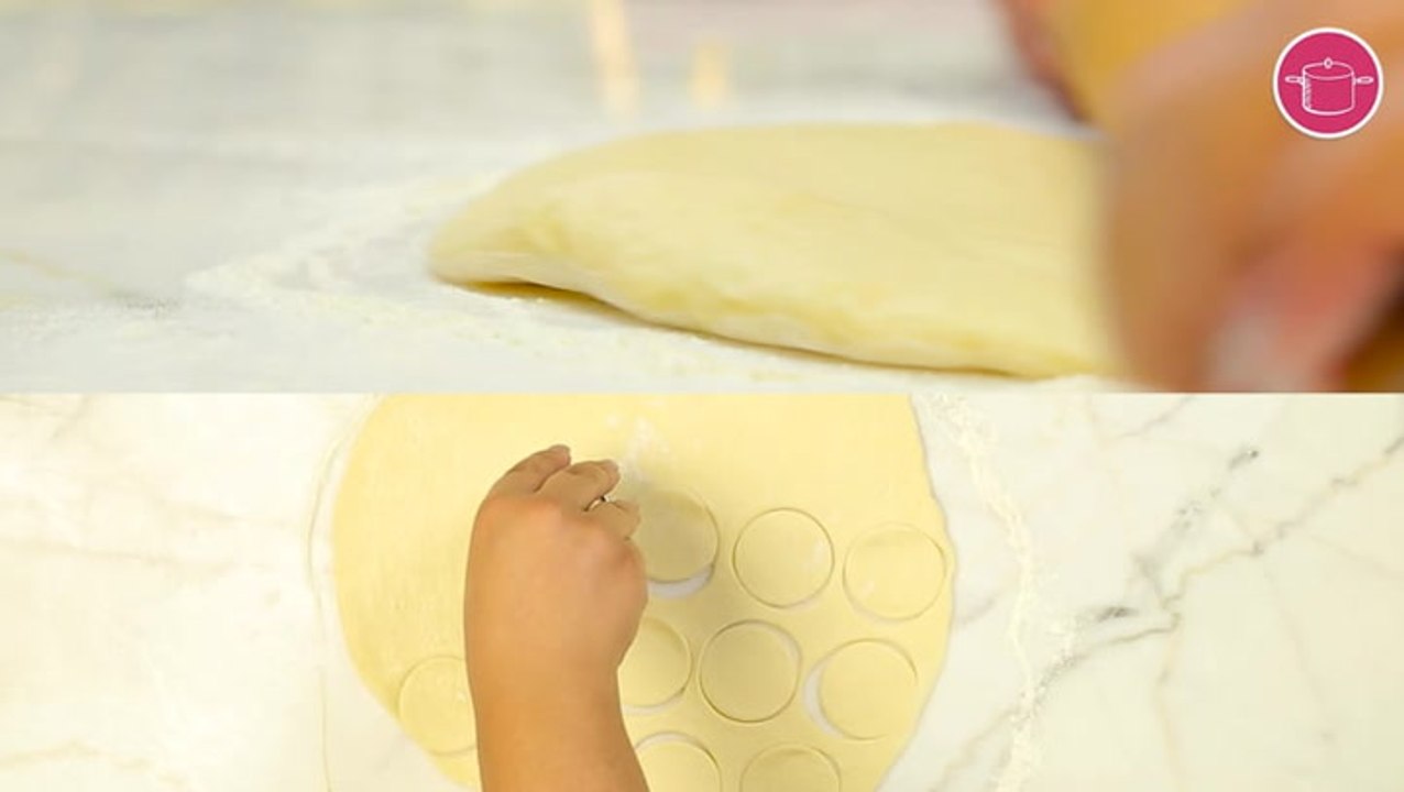 طريقة عمل البريوش خطوة خطوة - نقطيع العجينة