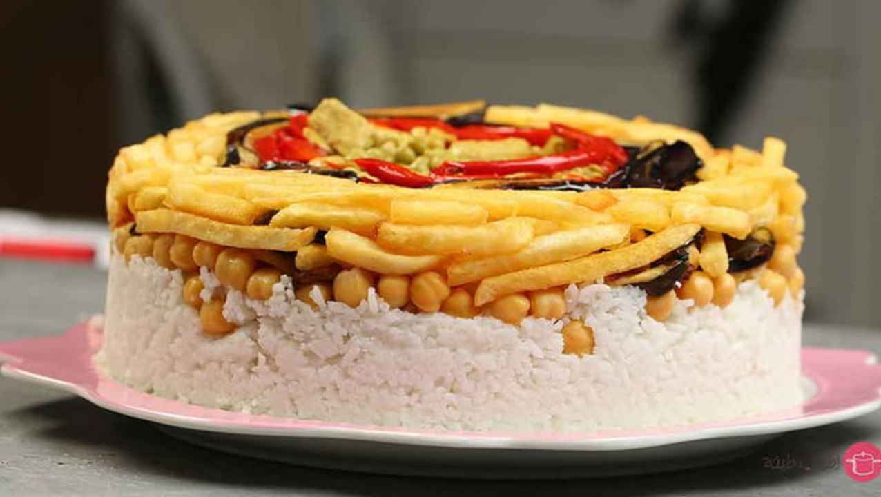 طريقة عمل المقلوبة بالدجاج والخضار