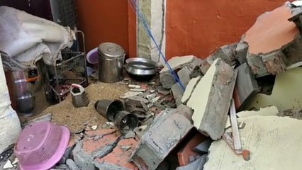 रहस्यमई धमाके से मकान क्षतिग्रस्त