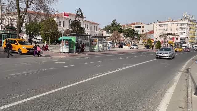 Toz taşınımı nedeniyle araçların üzeri tozla kaplandı