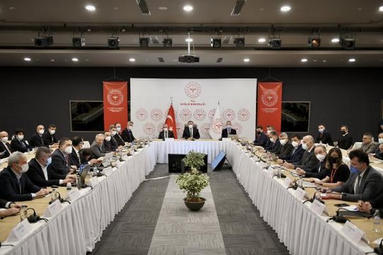 Bakan Koca: İstanbul'da yoğun bakım doluluk oranı üçte bire indi