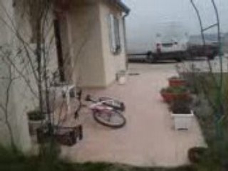 Flocon est sorti dehors