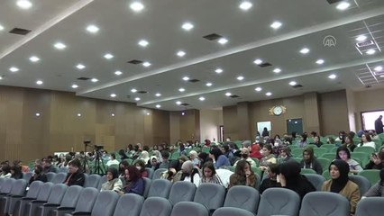 Çankırı'da "Kadın: Geçmiş ve Bugün" söyleşisi düzenlendi