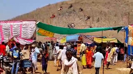 घोटिया आंबा : दर्शनों के लिए श्रद्धालुओं का तांता, कलाकारों ने बांधा