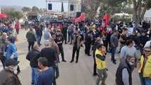 KKTC'de hayatı durduran 'yoksullaşmaya hayır' eylemi: Başbakanlık önünde toplandılar