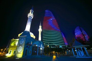 Azerbaycan'da ilk teravih namazı kılındı