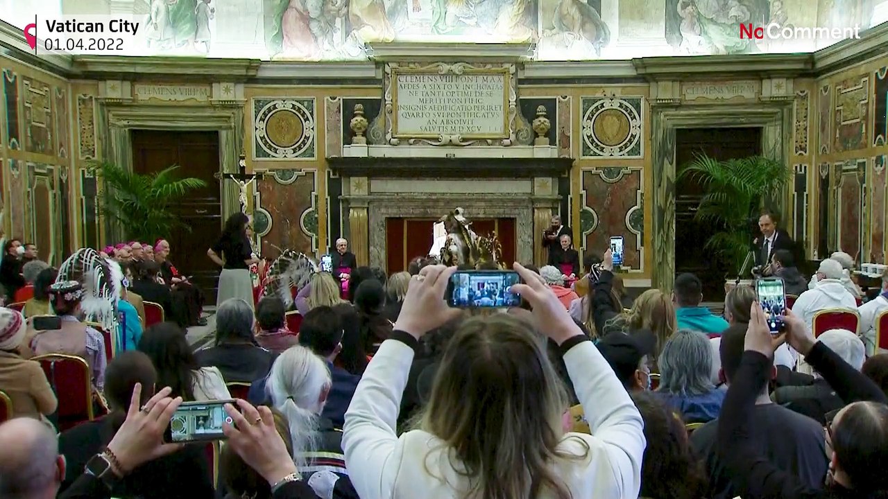 Papst empfängt Delegation von kanadischen Ureinwohnern in Rom