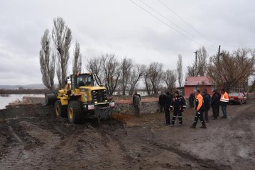 Drone - Kars çayı taşınca bazı ev ve tarım arazilerini su bastı