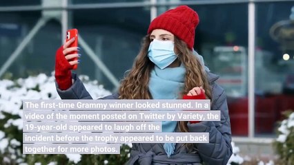 Olivia Rodrigo drops and breaks one of her 3 Grammy awards