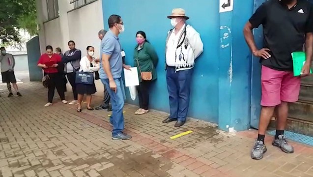 Greve do INSS: servidores de Cascavel realizam ato em frente ao Instituto