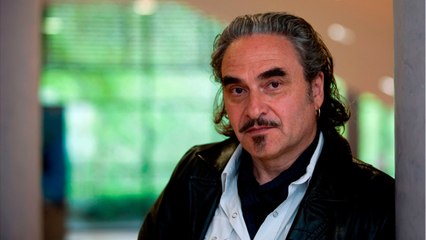 GALA VIDÉO - Stephan Eicher résident suisse : sa vie “dans un beau quartier” avec sa compagne