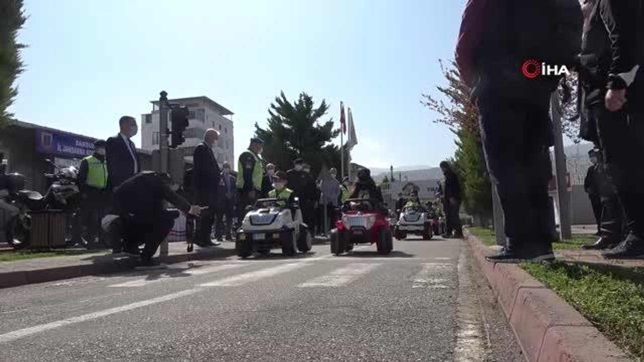 Öğrencilere trafik bilinci eğlenceli şekilde aşılanıyor