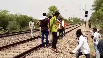 Video : बेटियों के लिए नाश्ता लेकर आया और चल दिया मौत की ट्रेक पर