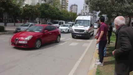 Otomobilin çarptığı genç kız ağır yaralandı