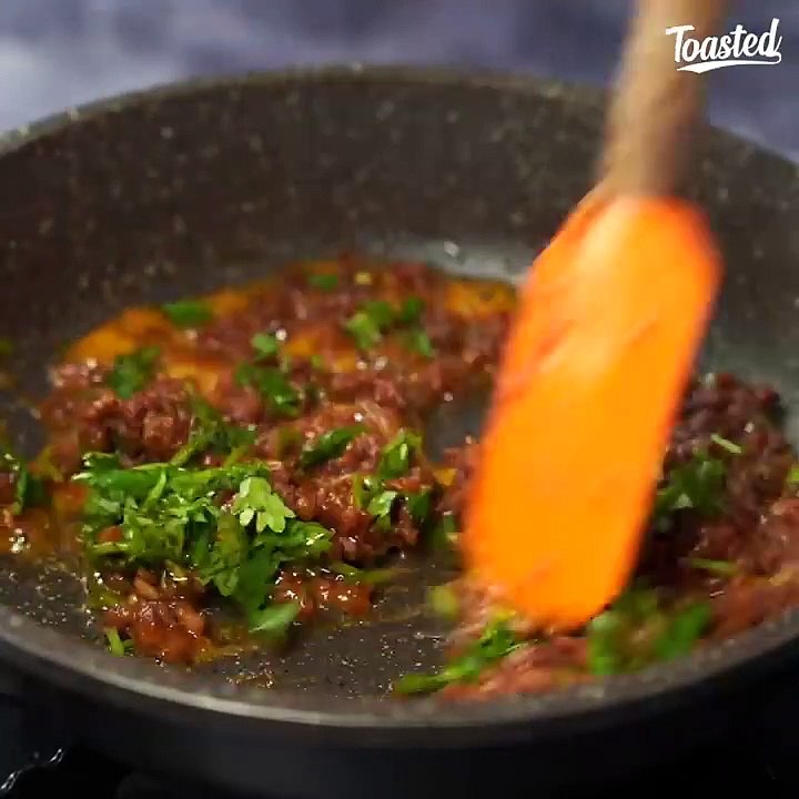 Surprise your family with a delicious dinner! Keema Paratha Fast and tasty!