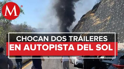 Tráiler vuelca y se incendia en la Autopista del Sol; hay un muerto