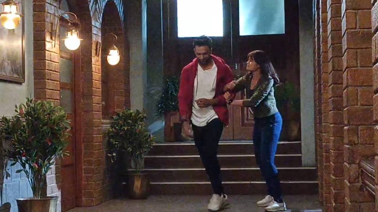 Ziddi Dil Maane Na On Location: Balli gets Drunk, Monami gets Angry On Balli funny angle | FilmiBeat