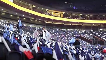 Скачать видео: Regardez la bande-annonce du meeting d'Emmanuel Macron annoncé comme un show grandiose équivalent à la mi-temps du super-bowl, 